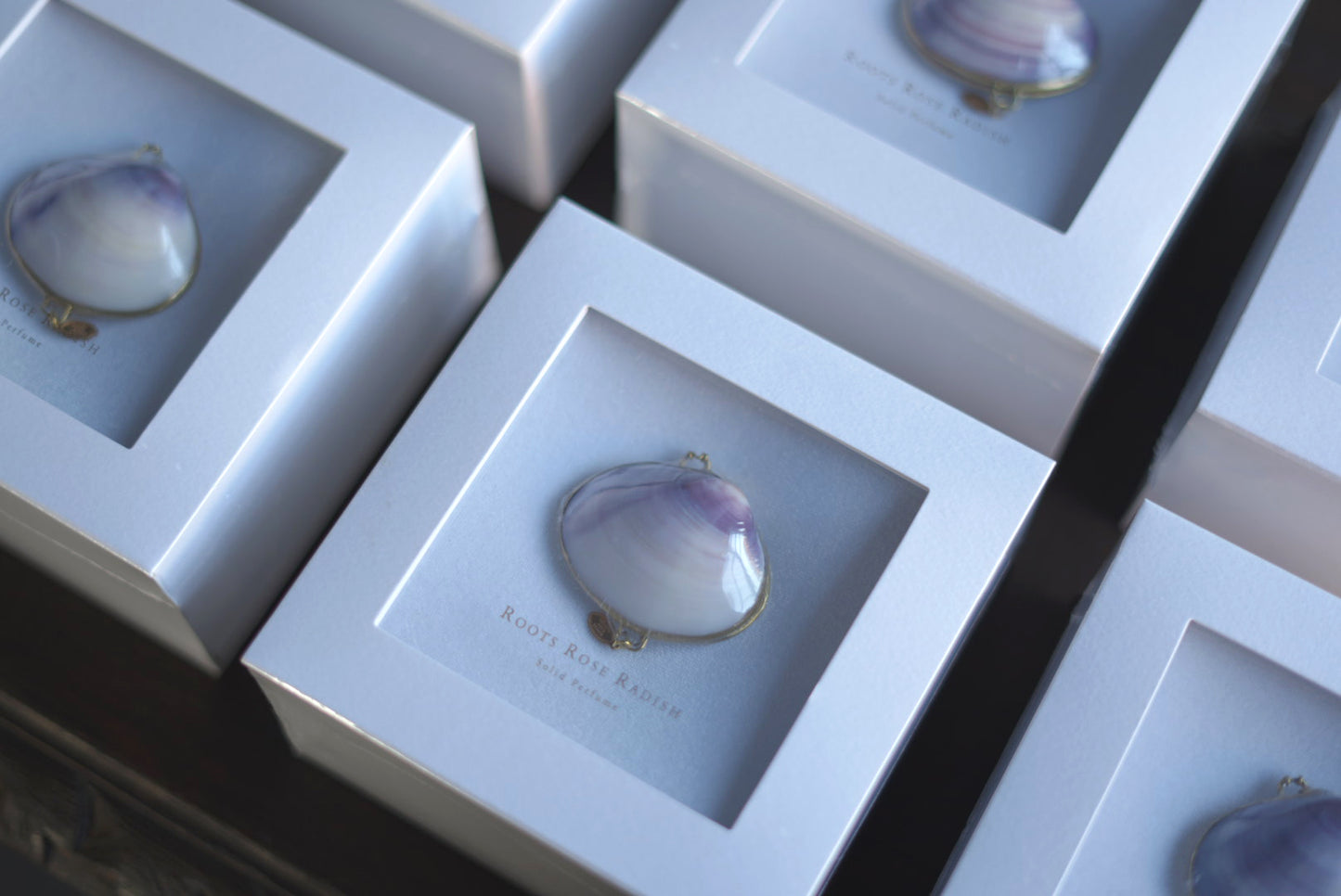 ROOTS ROSE RADISH ソリッドパフューム J〈オレンジベルガモット＆ゼラニウム〉